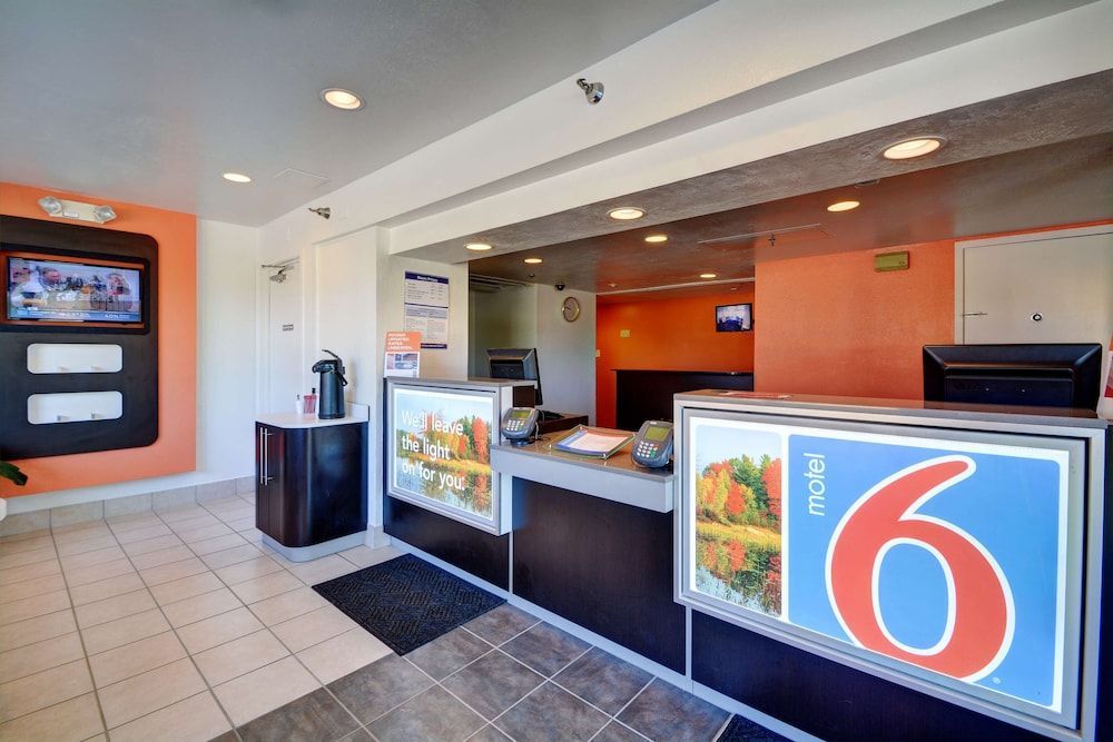 Motel 6 Windsor Locks, CT - Hartford 2