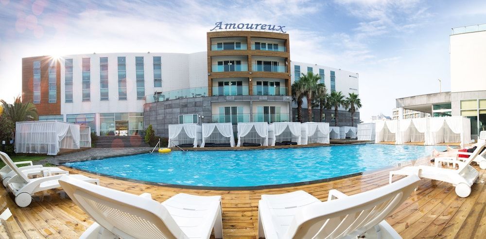 Amoureux Resort 1