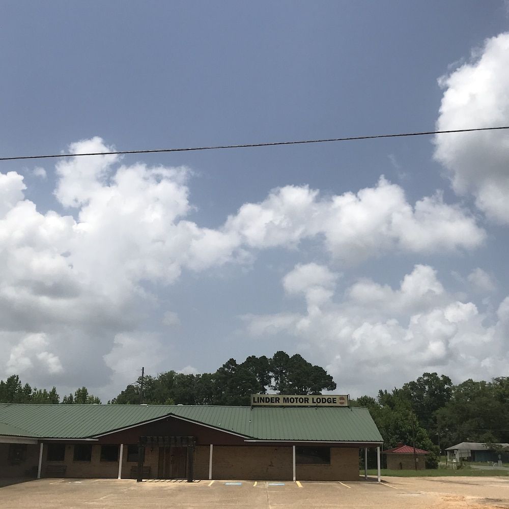 Linder Motor Lodge 1
