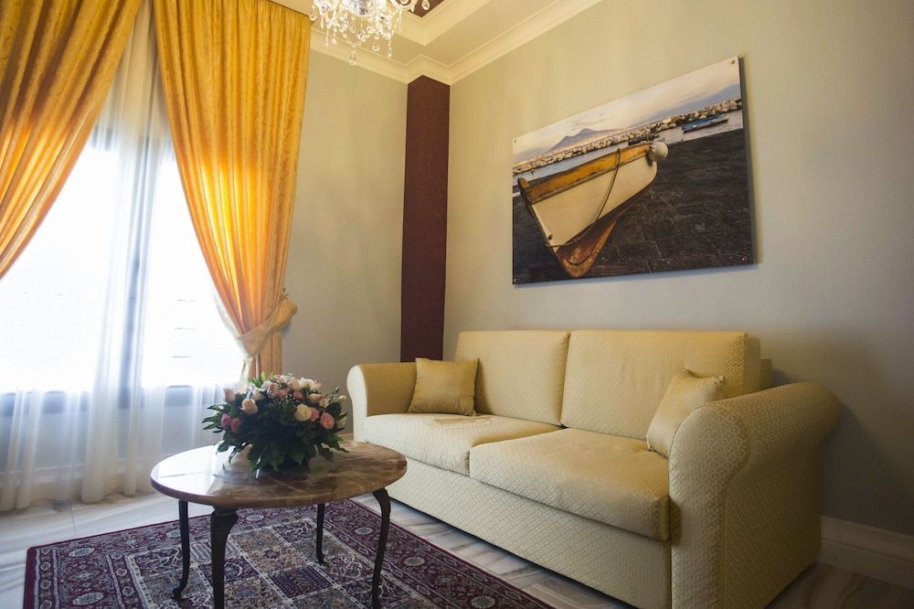 NeapolitanTrips Hotel 2