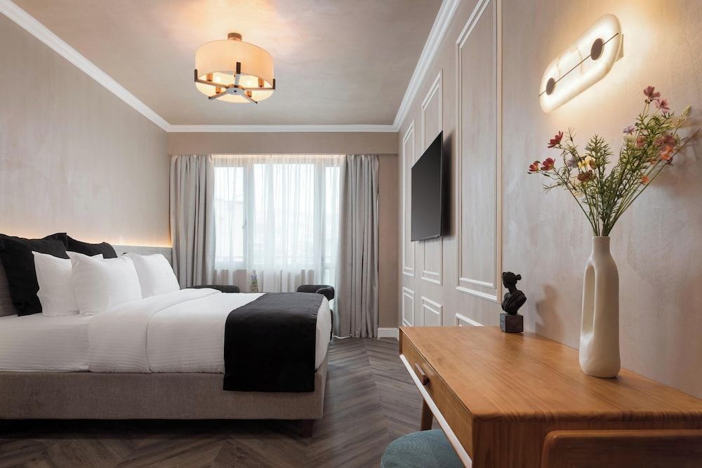 Acropolis Luxury Athens Suites 1