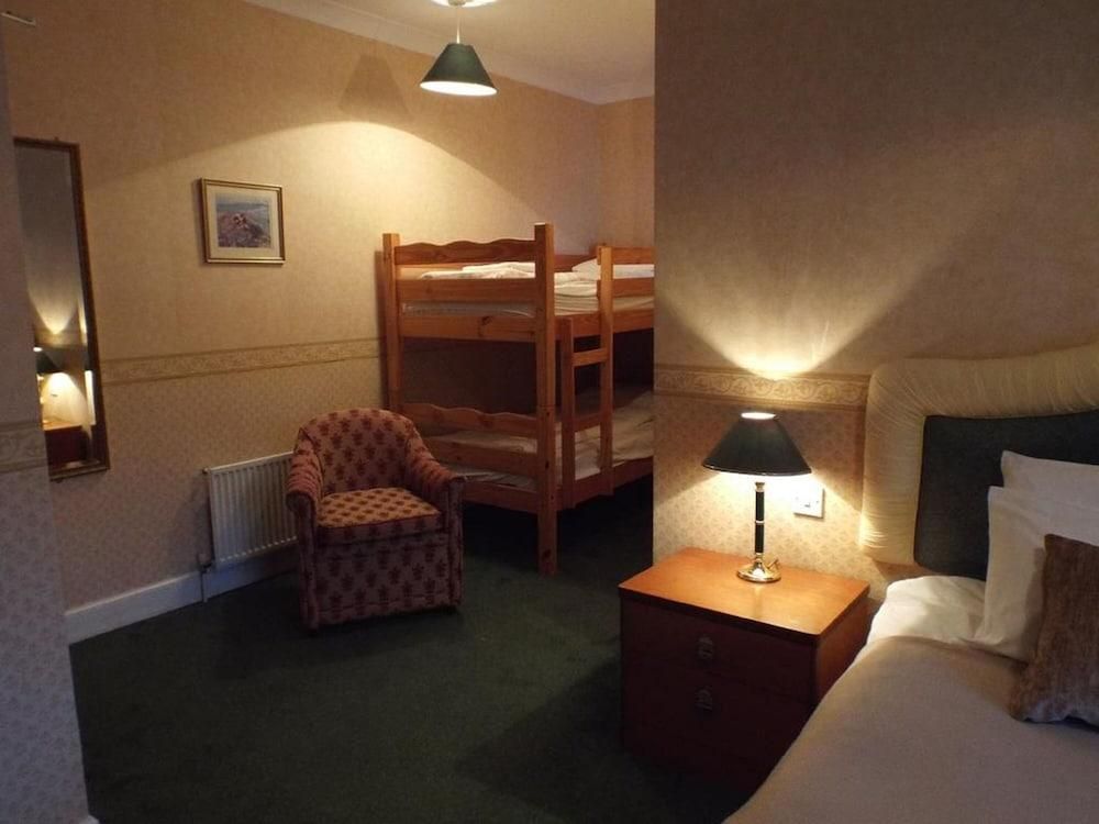 The Dundonnell Hotel 2