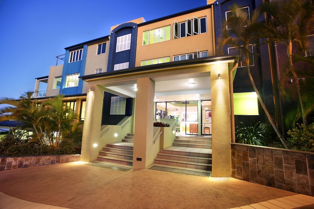 Caloundra Central Apartment Hotel Official 1