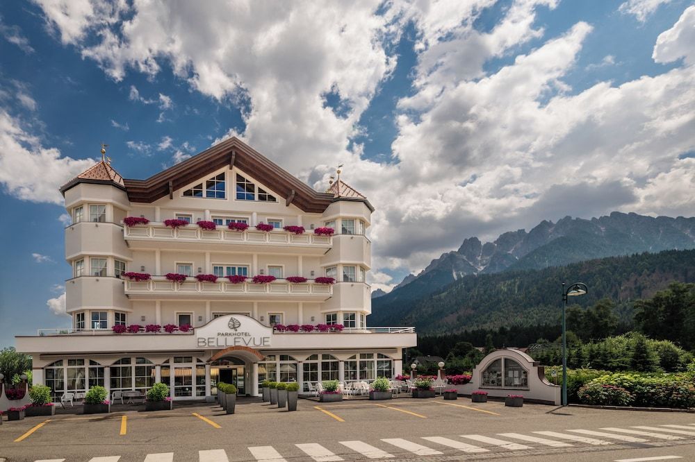 Parkhotel Bellevue 1