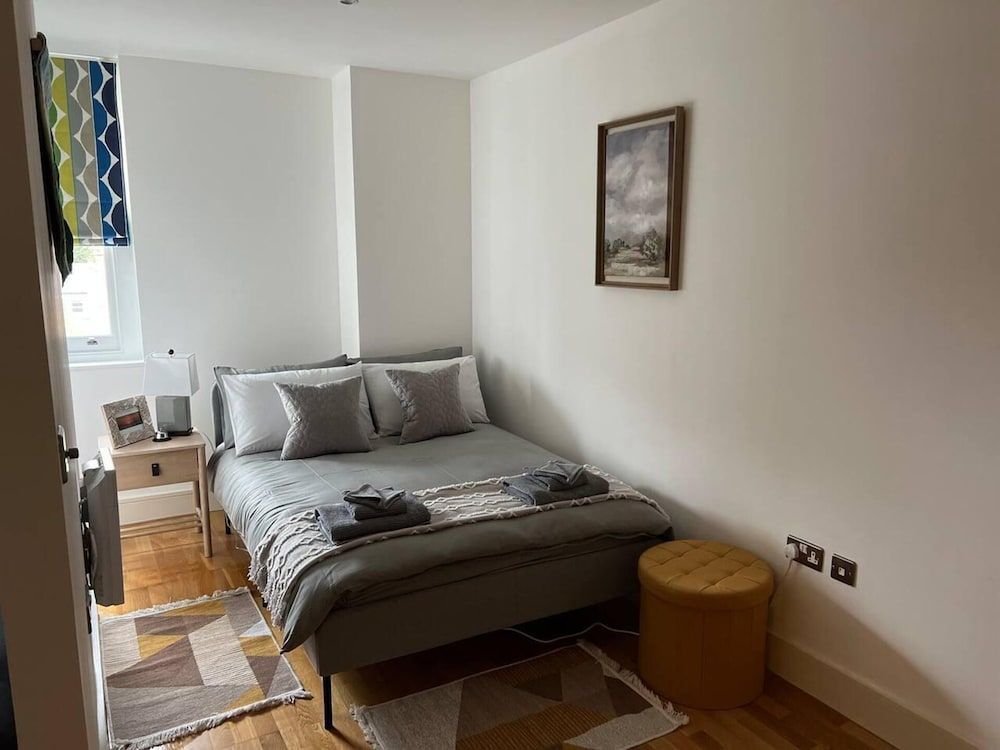 Stylish Studio Flat Near Central London 1