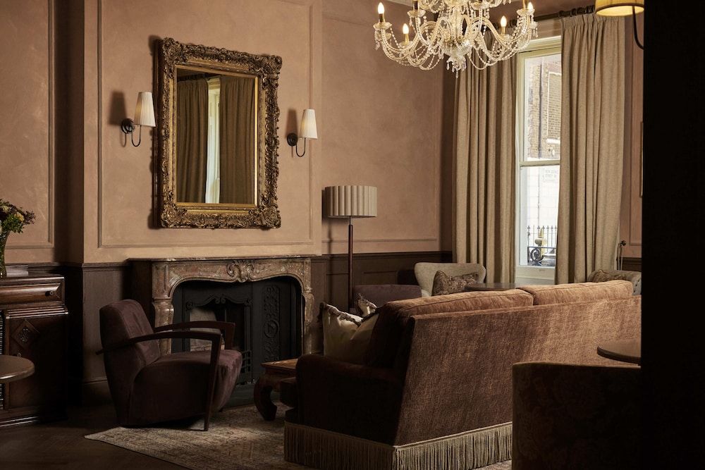 The Leonard Hotel 1