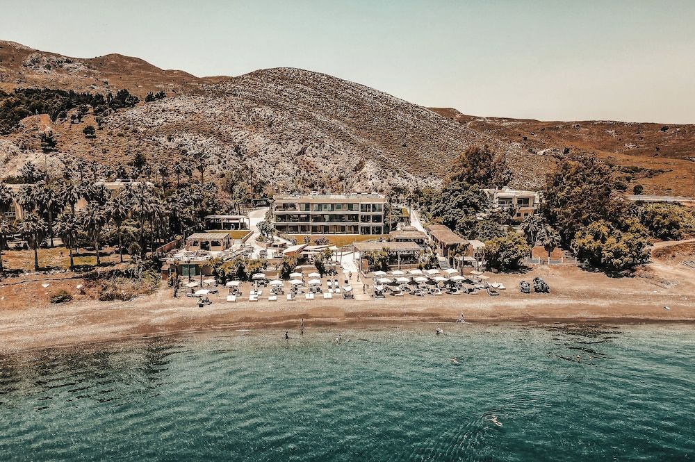 Sagredo Beachfront Retreat & Spa by E-GEO 1