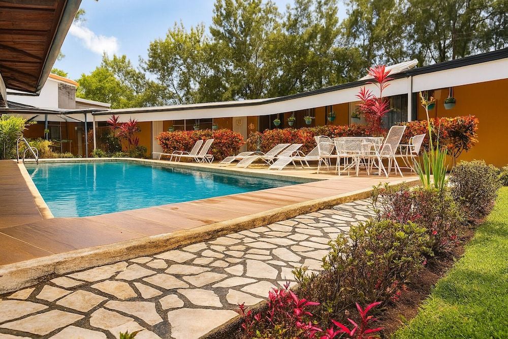 Hotel Puerta del Sol - San Jose Airport 1