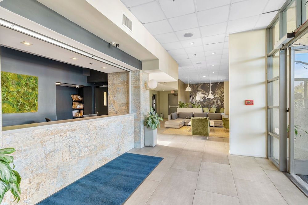 Uptown Inn - Limited Service Apart-Hotel 2