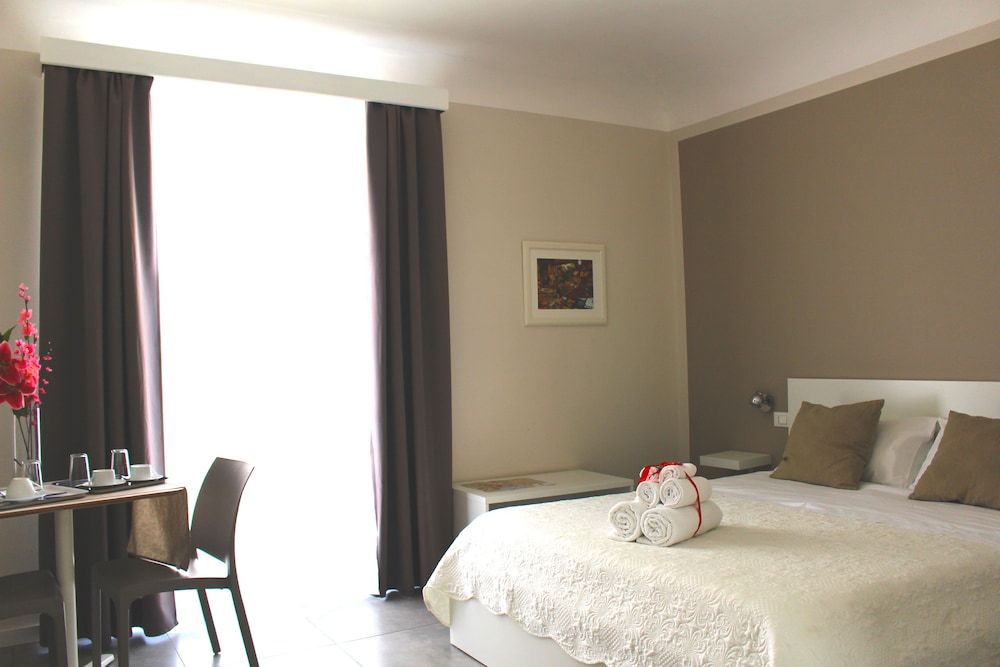 Triscele Glamour Rooms 1