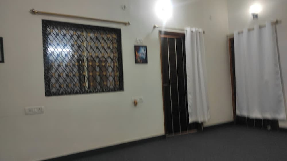Living Studio 2
