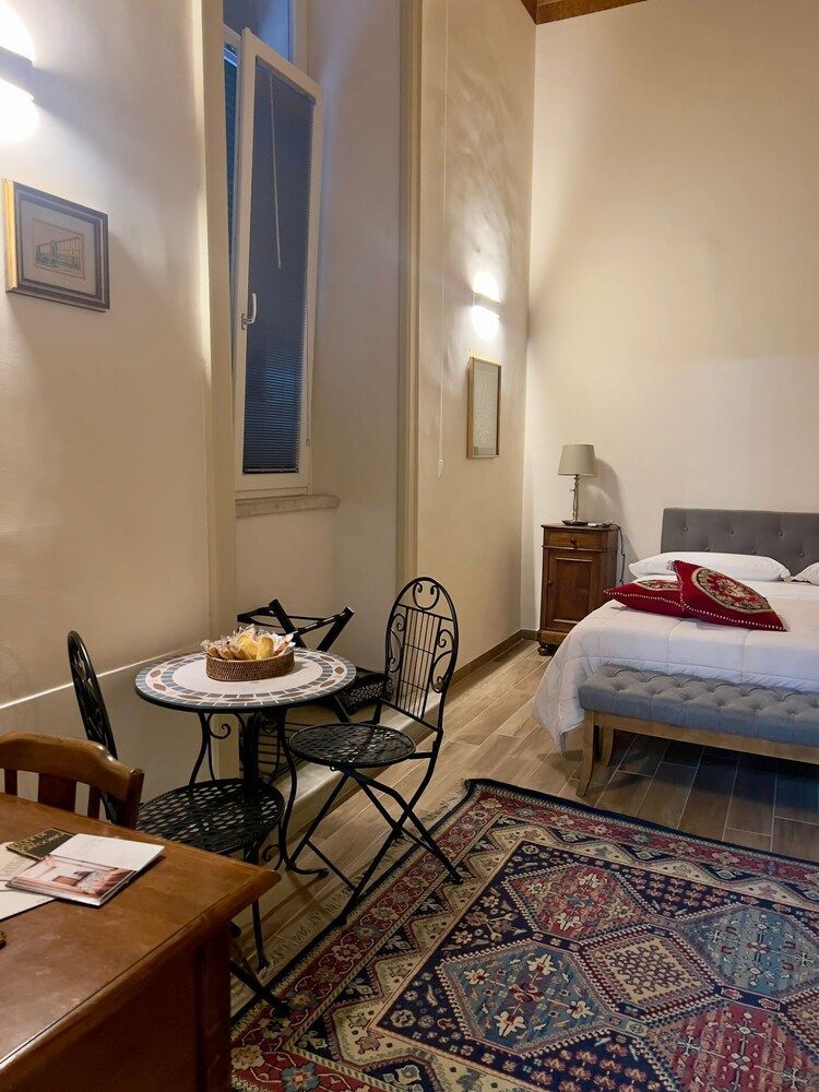 Domus Antica 1