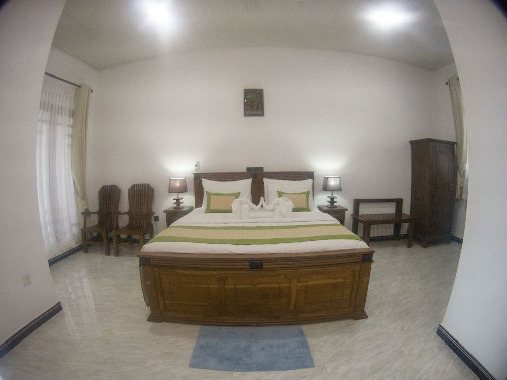 L S Lanka Hotel Dambulla 1