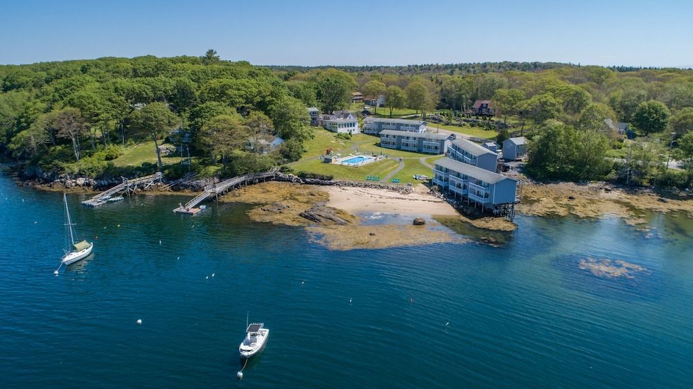 Smuggler's Cove Inn 1