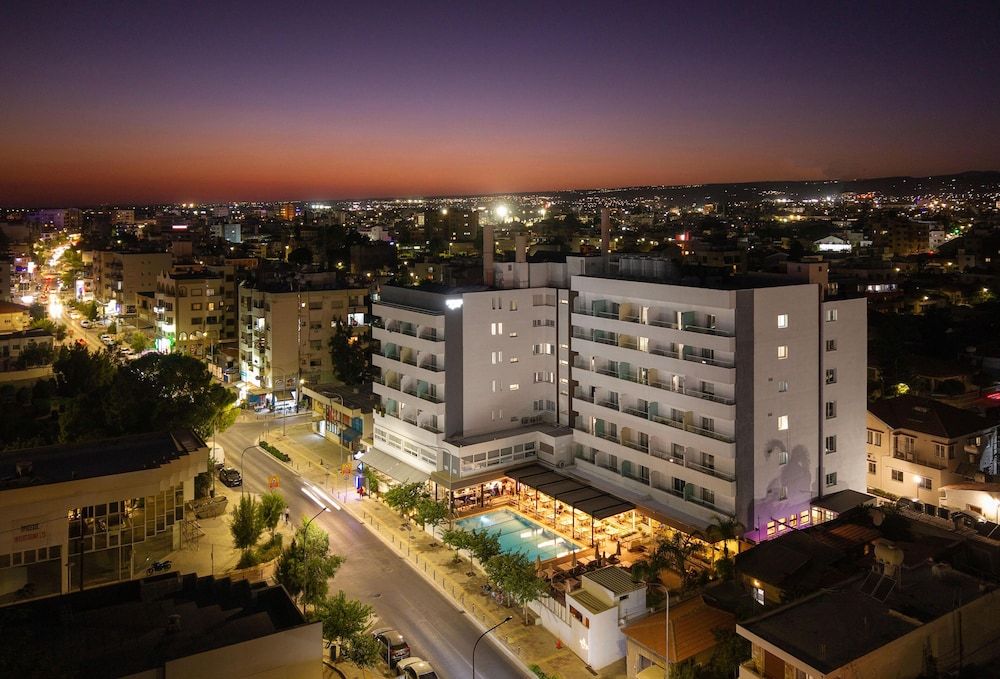Pefkos City Hotel 1