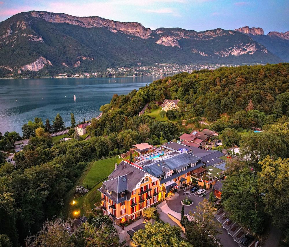 Les Trésoms Lake and Spa Resort 1