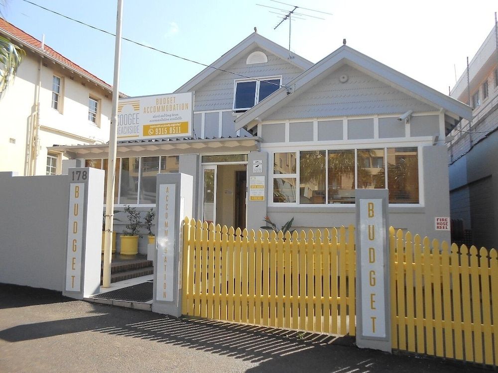 Coogee Beachside Hostel 1