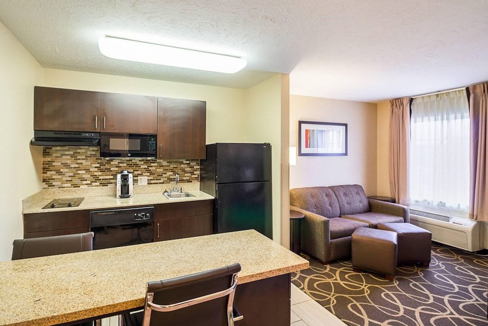 MainStay Suites Fargo - I-94 Medical Center 1