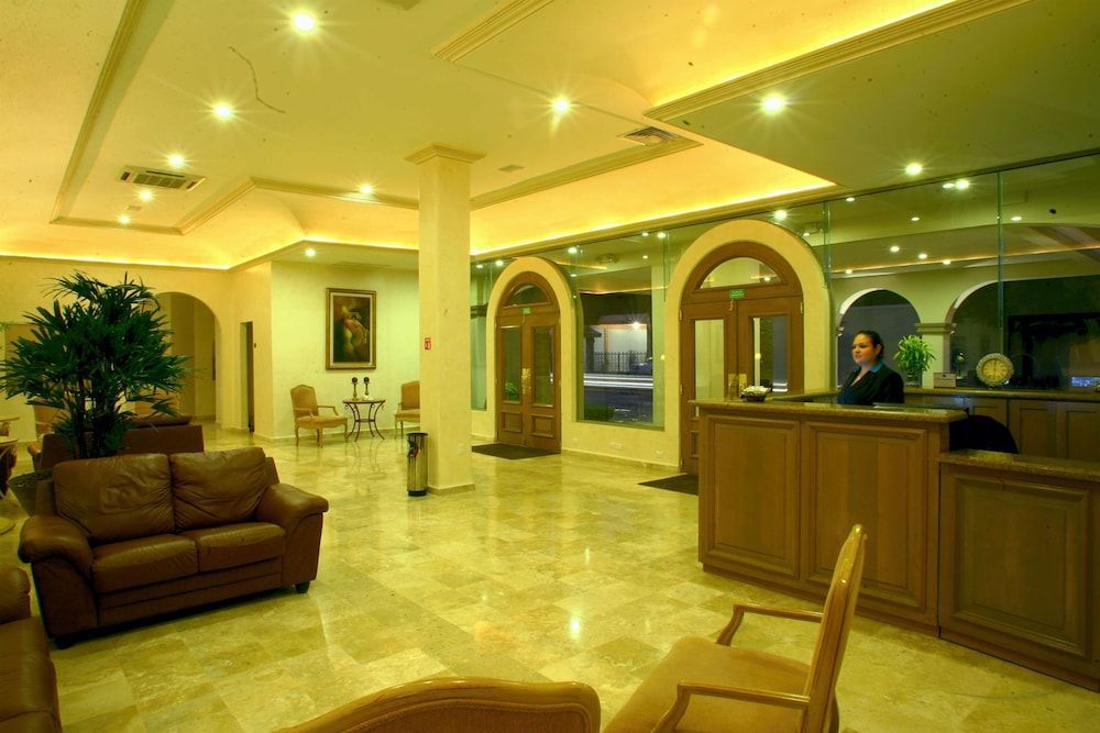 Best Western Centro Cadereyta 2
