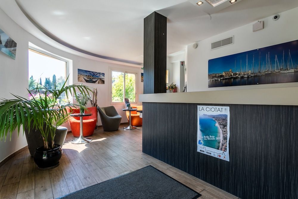 Hôtel Corniche du Liouquet 1