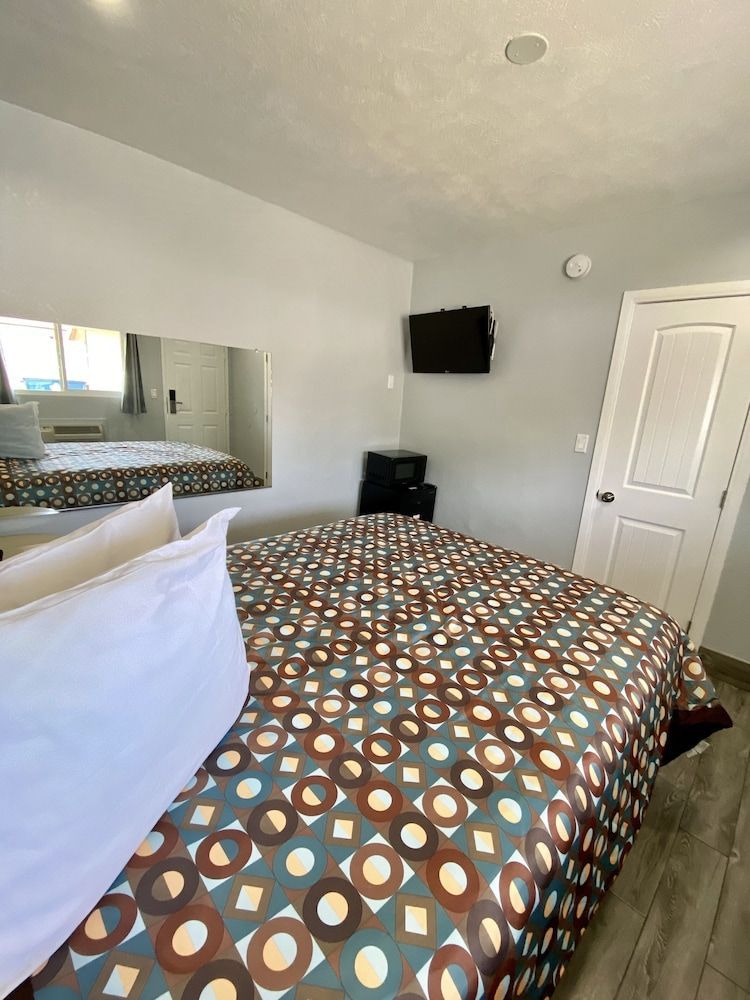 Dixie Motel 2
