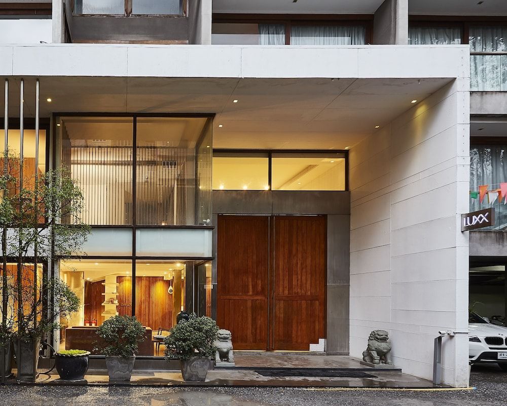 LUXX Langsuan Hotel - SHA Plus 1