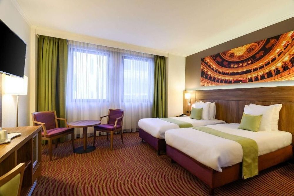 Hotel Opera 2