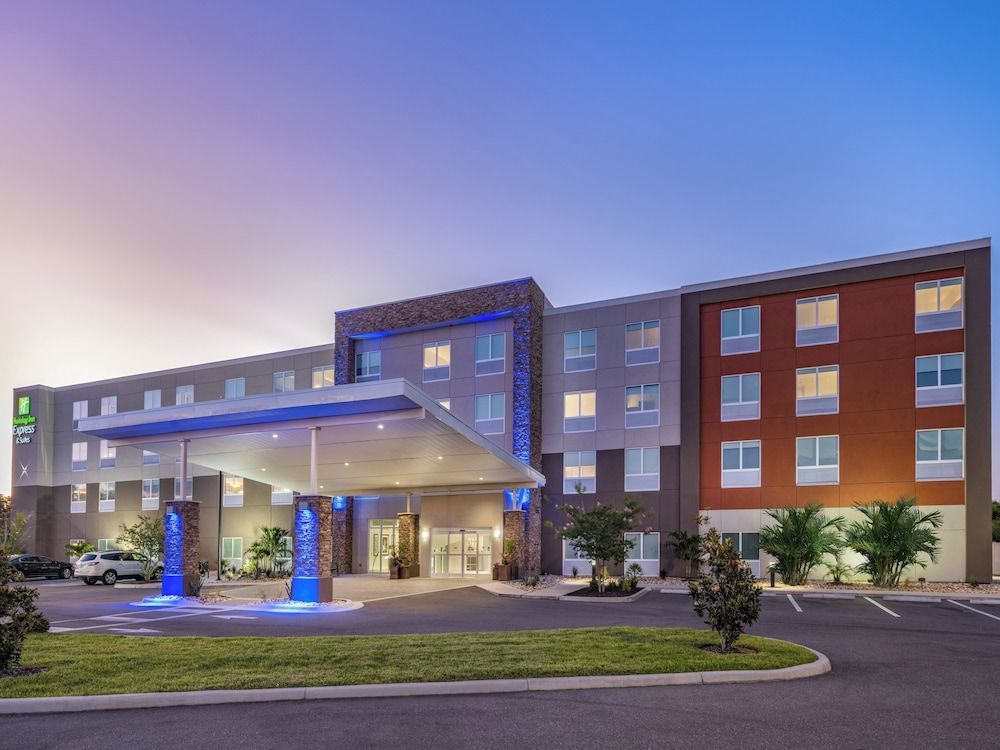 Holiday Inn Express & Suites RUSKIN - SUN CITY by IHG 1