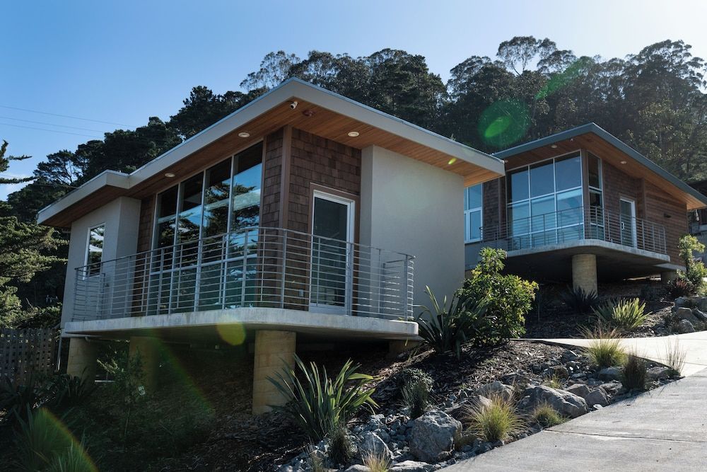 Anchor Inn Pacifica 1