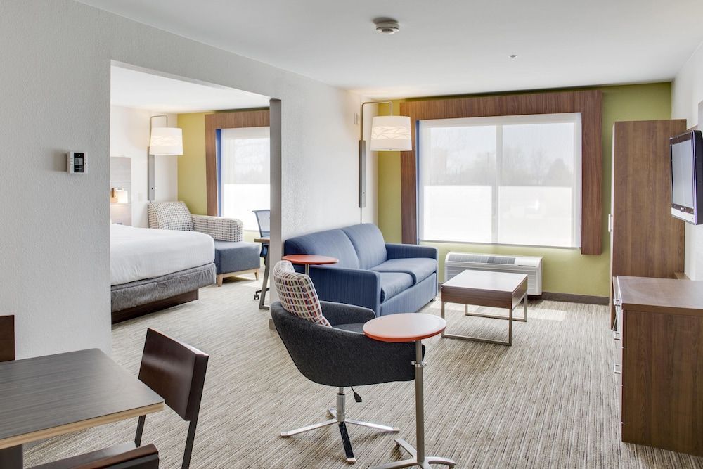 Holiday Inn Express & Suites CHICKASHA by IHG 2