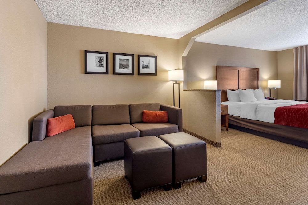 Comfort Inn & Suites Hays I-70 1
