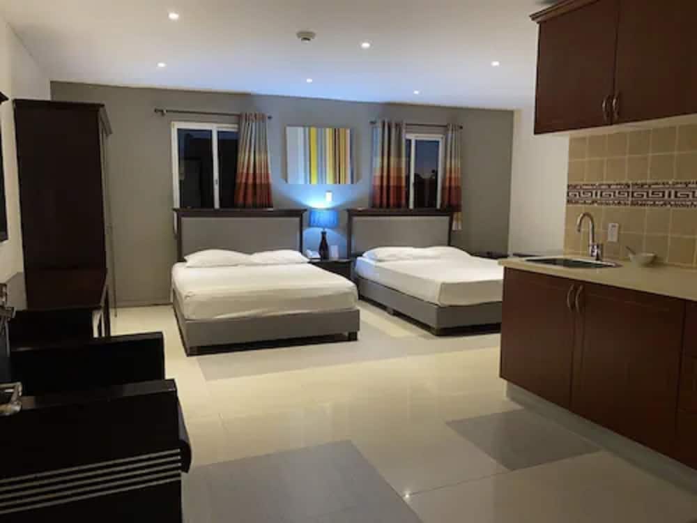 Curacao Suites Hotel 1