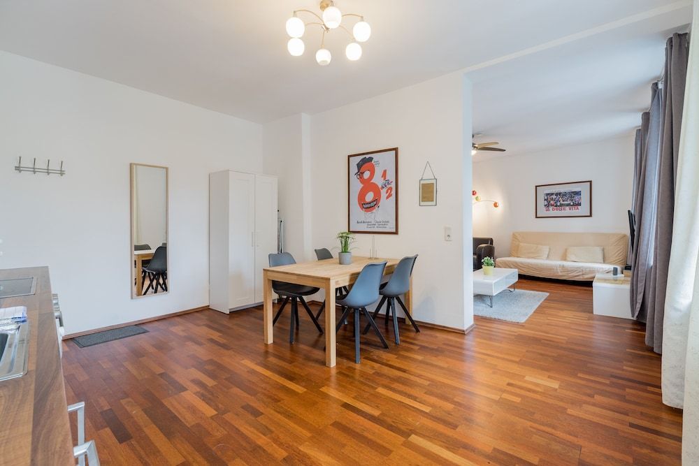 SUITE & APART 2
