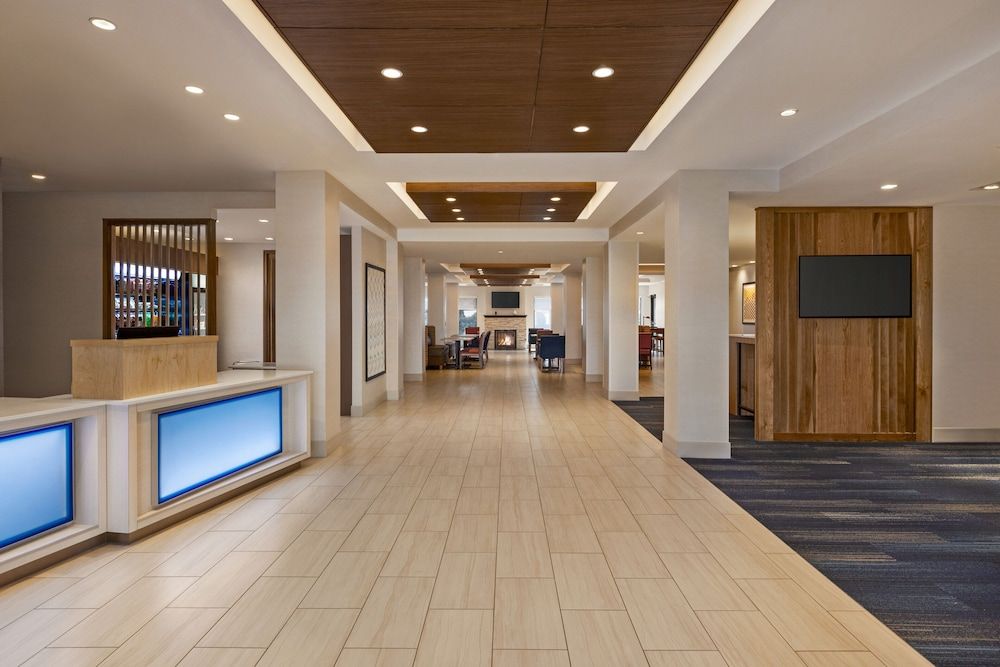 Holiday Inn Express & Suites DENVER AIRPORT by IHG 1