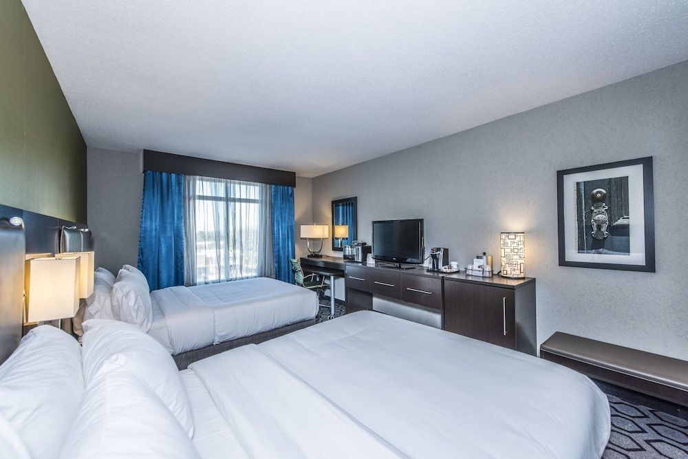 Holiday Inn Express & Suites CHARLESTON ARPT-CONV CTR AREA by IHG 2