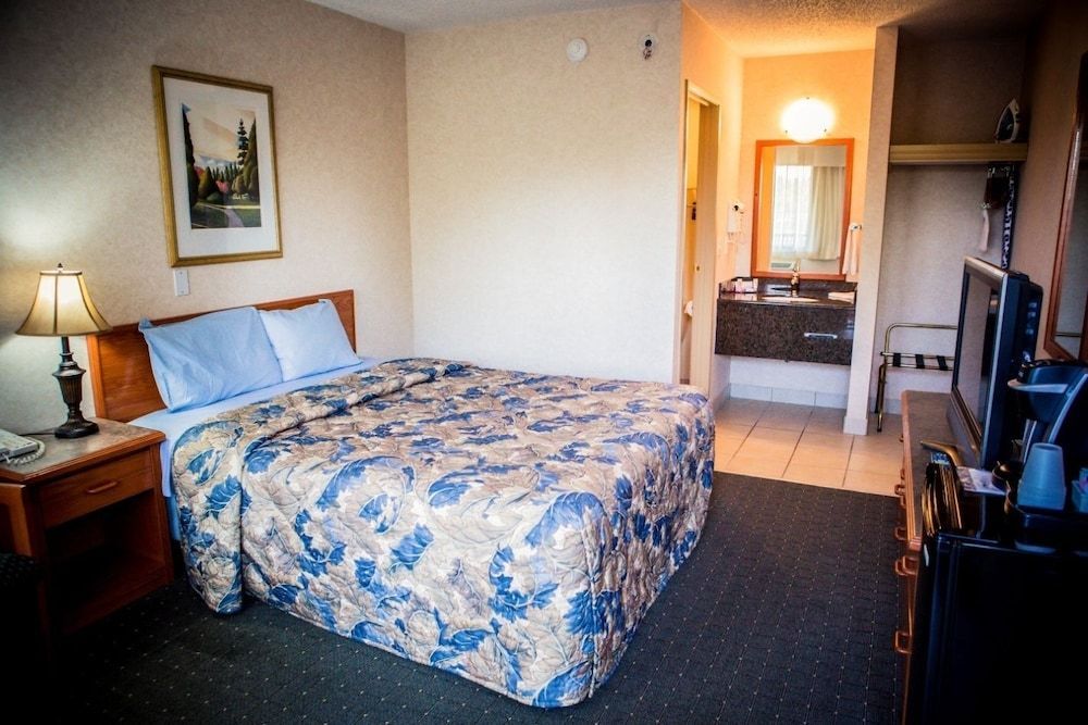 Langley Hwy Hotel 2