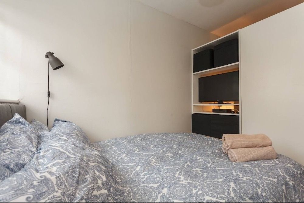 Shirley Apartments, Cozy Studio, 10 Min Drive to City Centre and Cruise Ship Terminals 2