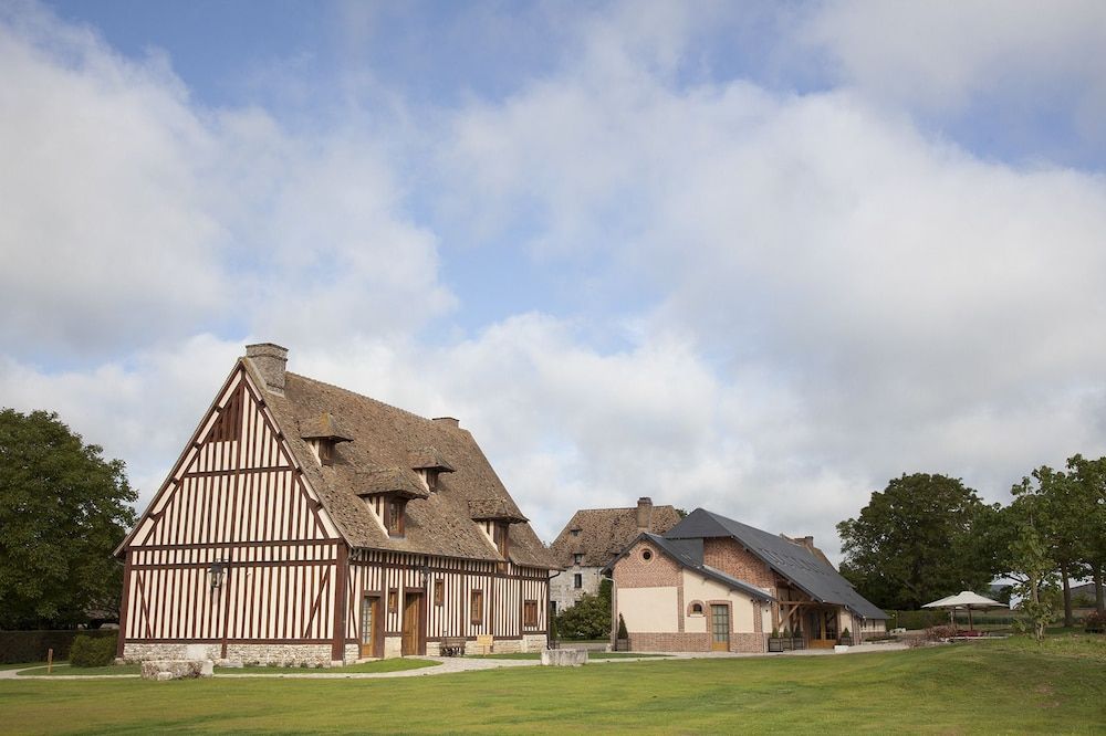 Manoir de Surville Hotel & Spa & restaurant 1