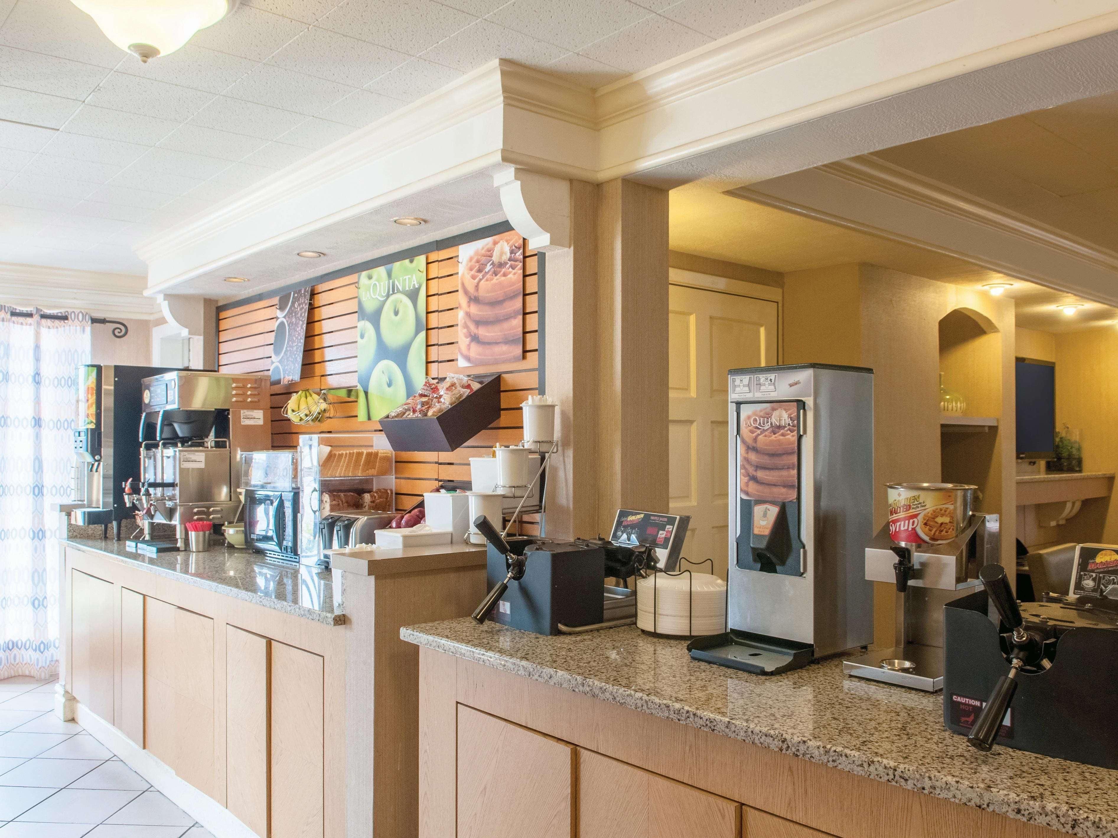 La Quinta Inn New Orleans Veterans-Metairie 2