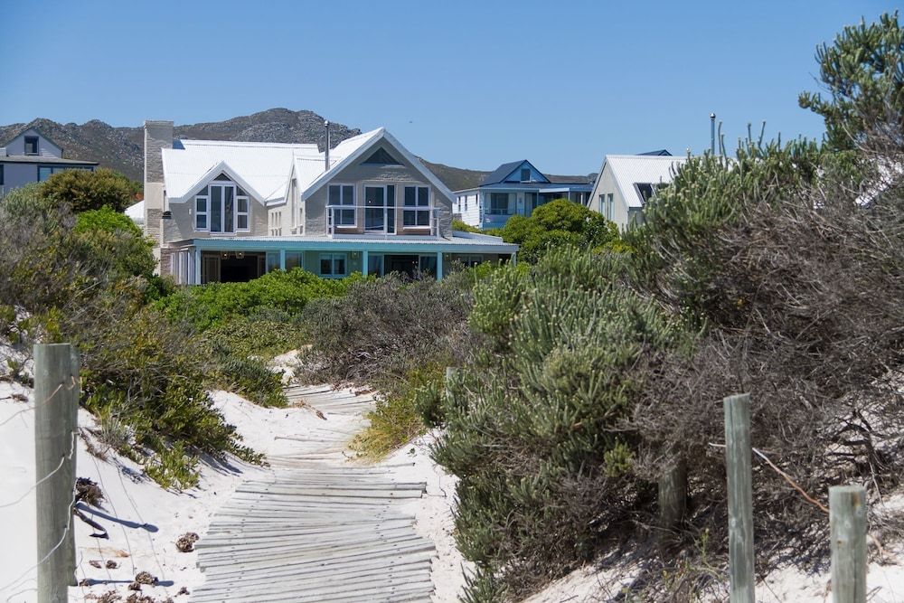 Fin Whale Beach House 1