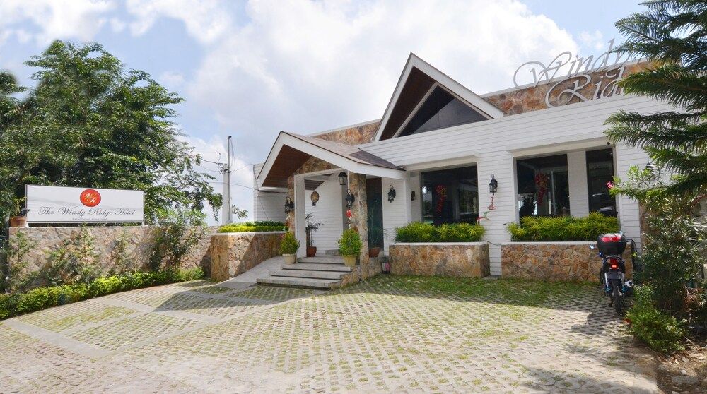 Windy Ridge Hotel Tagaytay 1