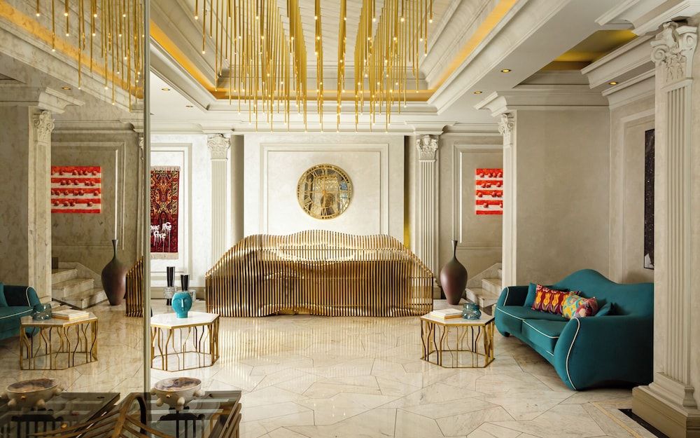 ART Gallery Hotel 2