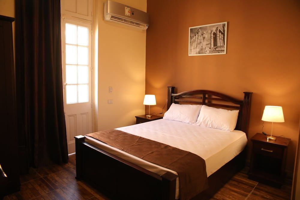 Gresham Hotel 1