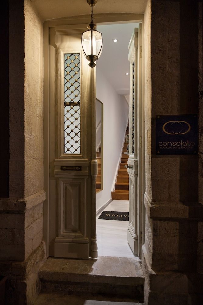 Consolato Boutique 2
