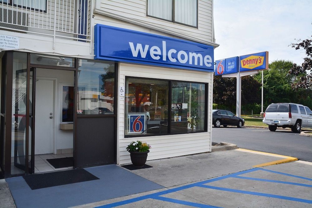 Motel 6-Southington, CT - Hartford 1