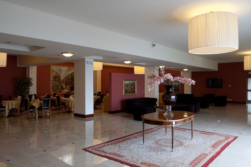 Hotel Maxim 2
