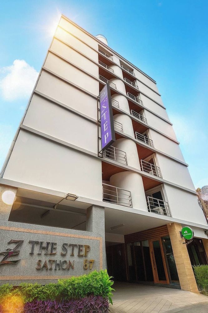 Collection O The Step Sathorn 1