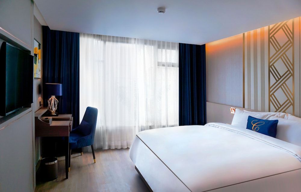 GLOW Sukhumvit 5 1