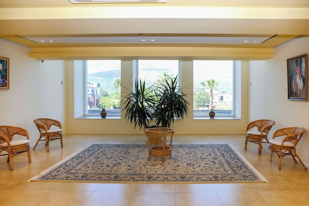 Grand White City Hotel 2