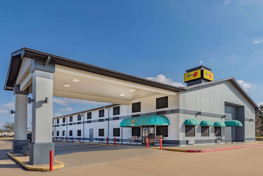 Super 8 by Wyndham League City Kemah Area 1